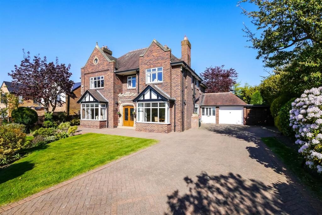 Property main image