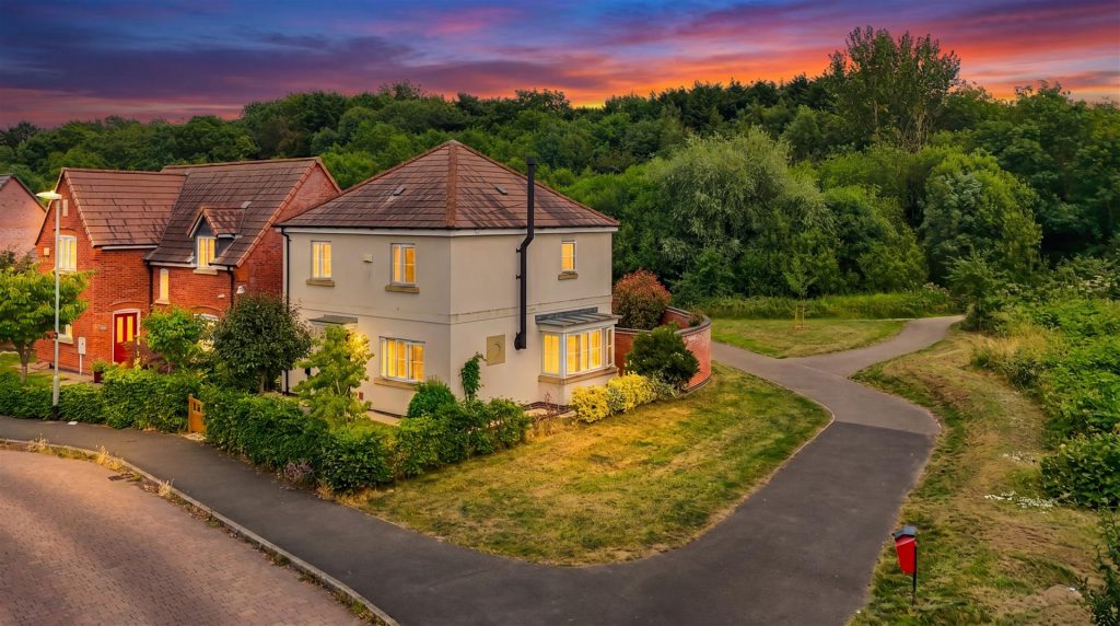 Property main image