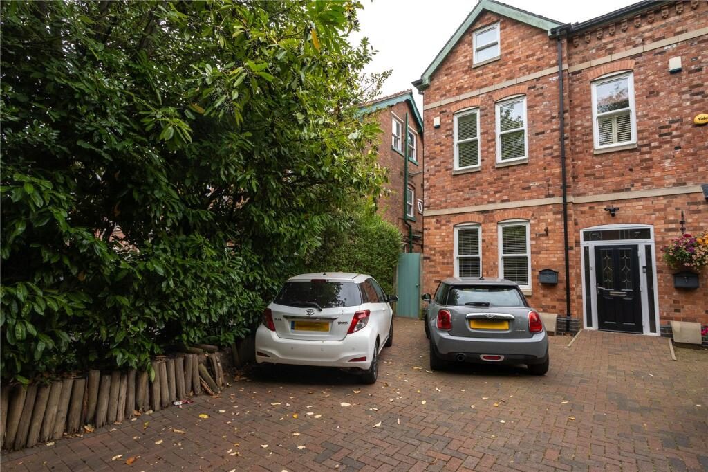 Terraced House