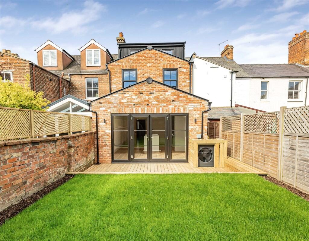 Terraced House