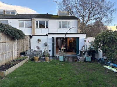 Property on Wren Wood, AL7 1QF