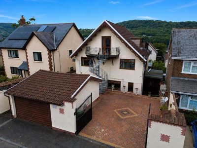Property on The Avenue, CF37 4DF