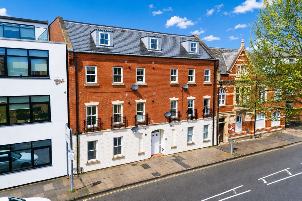 Property main image