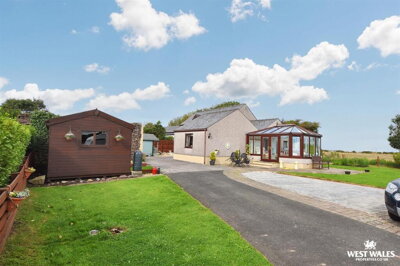 Property on SA71 5RT