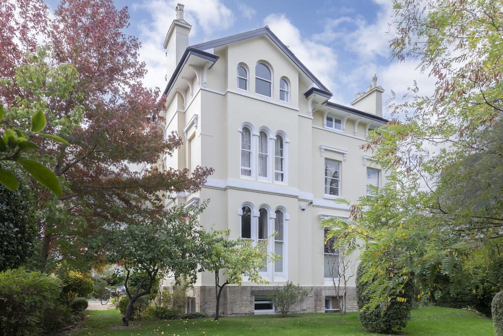 Property main image