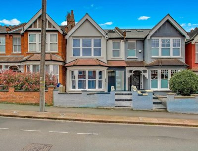 Property on Nether Street, N12 7NP