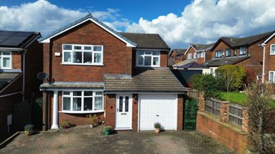 Property on Lincoln Close, OL6 8BS
