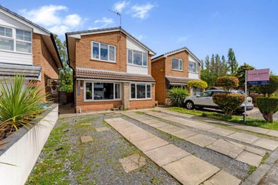 Property on Wynton Close, WN7 3NB