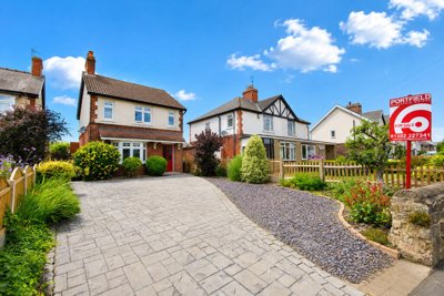 Property on Doncaster Road, DN11 9JE