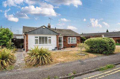 Property on Saffron Close, RG6 7JA