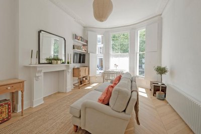 Property on W10 5SD