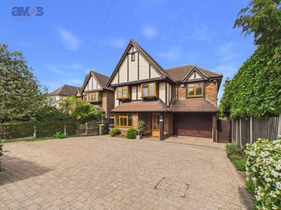 Property on High Road, SS5 4SX