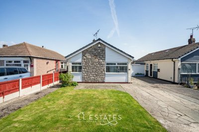Property on Bryn Cwnin Road, LL18 4UD