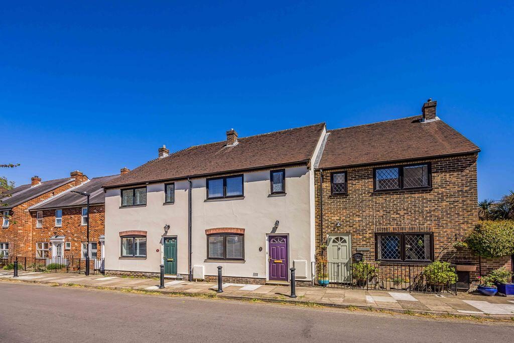 Terraced House