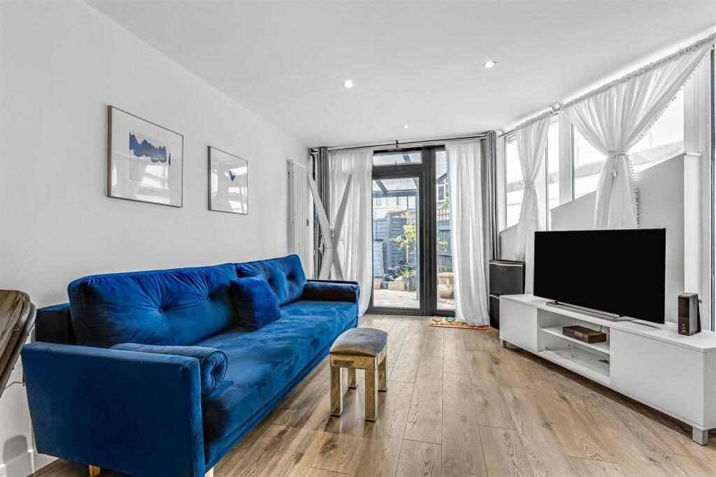 Property main image