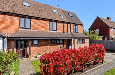 Property on Mount Pleasant, KT24 6BL