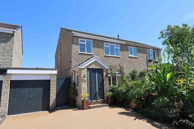 Property on Bryant Gardens, BS21 5HG