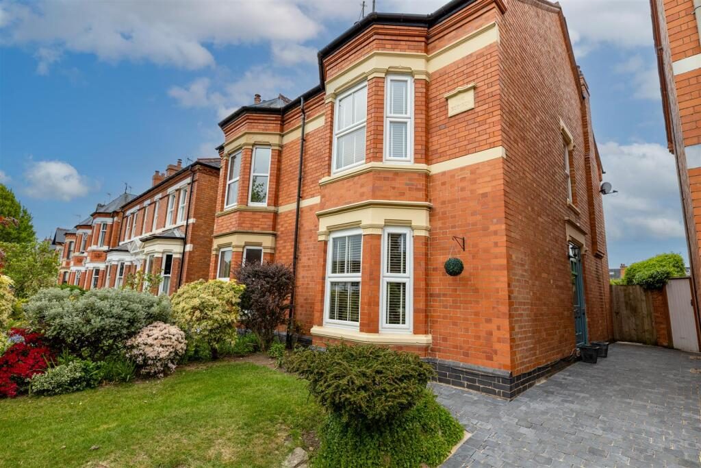 Property main image