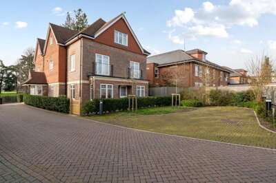 Property on GU19 5FJ