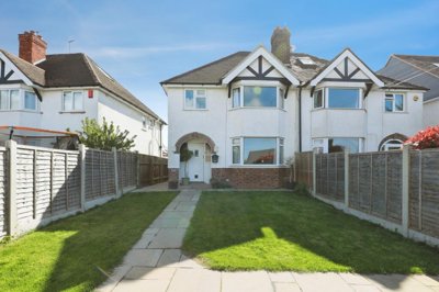 Property on Rainbow Hill, WR3 8NL