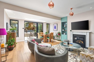 Property on Cathcart Road, SW10 9DH