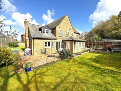 Property on Rockingham Road, LE16 8XS