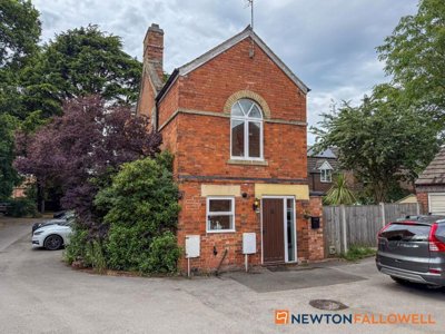 Property on Winthorpe Road, NG24 2AP