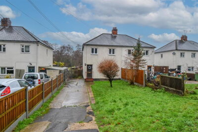 Property on Snakes Hill, CM14 5SA