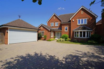 Property on Summers Close, LE9 7QP