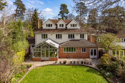 Property on Warwick Road, B91 3HA