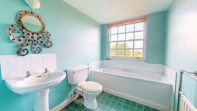 Property on Thong Lane, DA12 4AD