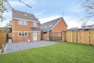 Property on RG2 0JB