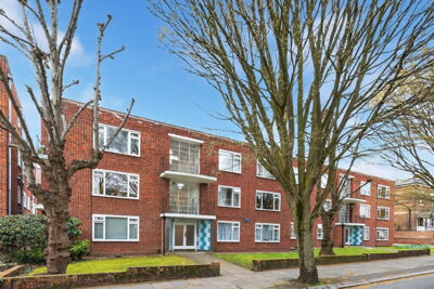 Property on Mount Avenue, W5 2RF