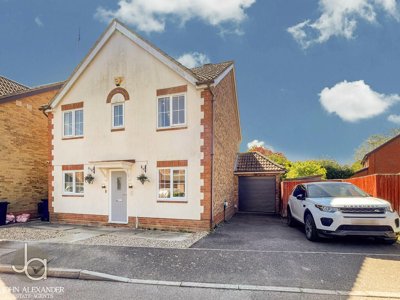 Property on Ten Acre Approach, CM9 4UR