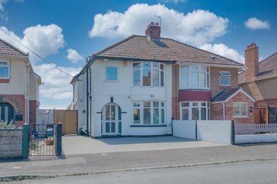 Property on Lansdowne Road, TA2 7QD