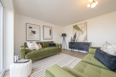 Property on CO12 4RR