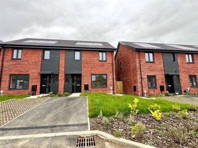 Property on SA4 4HY