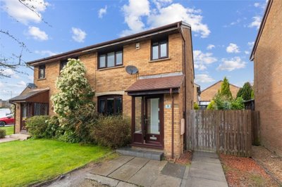 Property on Raeswood Road, G53 7BE