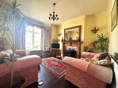 Property on St James'S Square, BH5 2BX