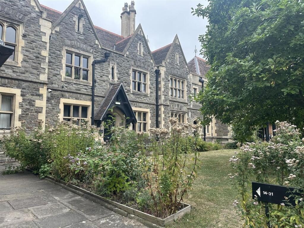 Property main image
