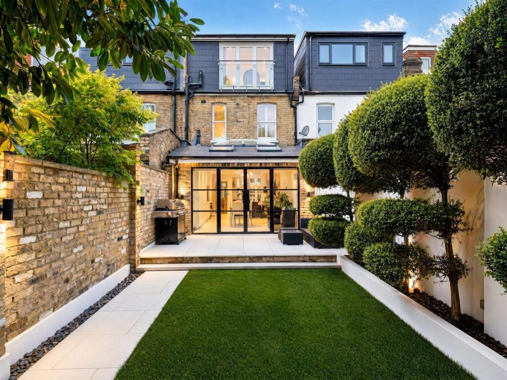 Terraced House