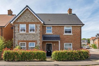 Property on Skylark Avenue, PO10 7GB