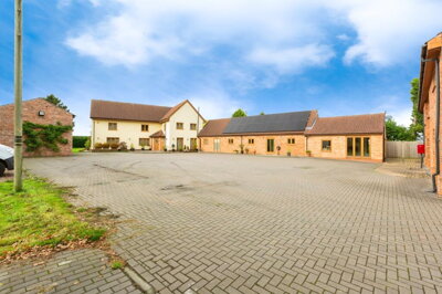 Property on Desford Lane, LE9 7RB