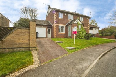Property on Pondgrove Close, IP32 7JG