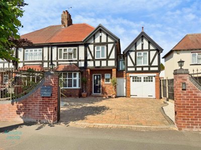Property on The Baulk, S81 0HU
