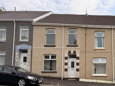 Property on Swansea Road, SA15 3BZ