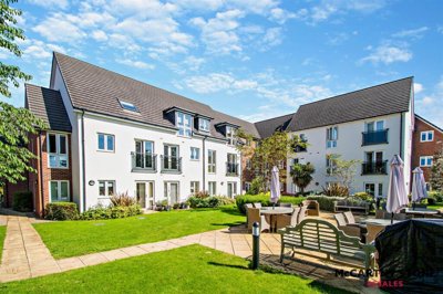 Property on Nottingham Road, NG15 7QE