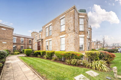Property on Royal Drive, N11 3FL