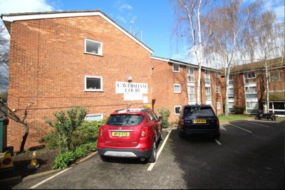 Property on Brunswick Park Road, N11 1EZ