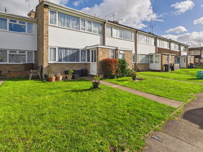 Property on Hanwood Close, RG5 3AB